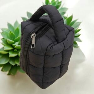 QUILTED PUFFY COSMETIC MAKEUP POUCH CLUTCH BAG COLOR BLACK